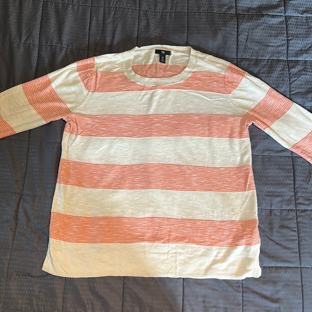 Women’s Gap light sweater